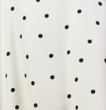 Off white s puntíkem