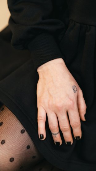 Mikina s volánkem Černá