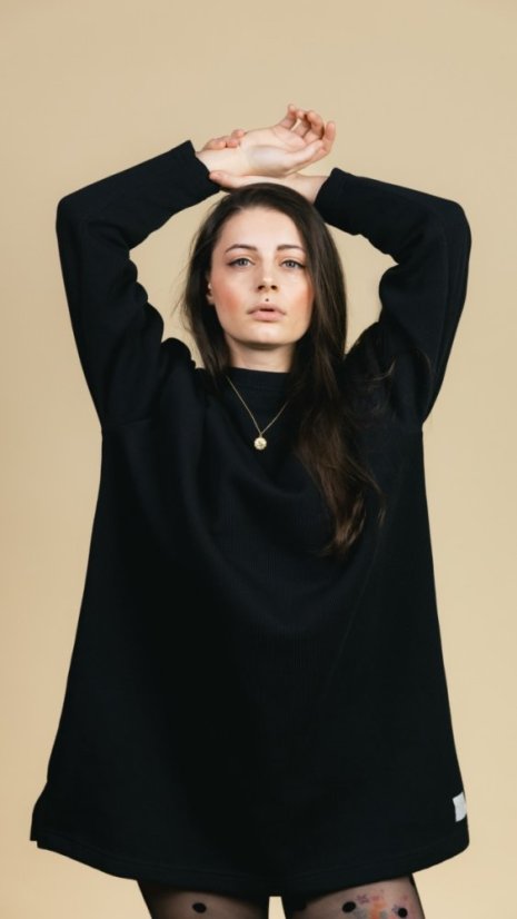 Oversized svetr Mia černá - Velikost: XS/S