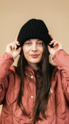 Žebrovaná čepice Černá